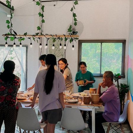 Positive Energy Homestay And Guide In Chiangkhan Chiang Khan Exterior photo