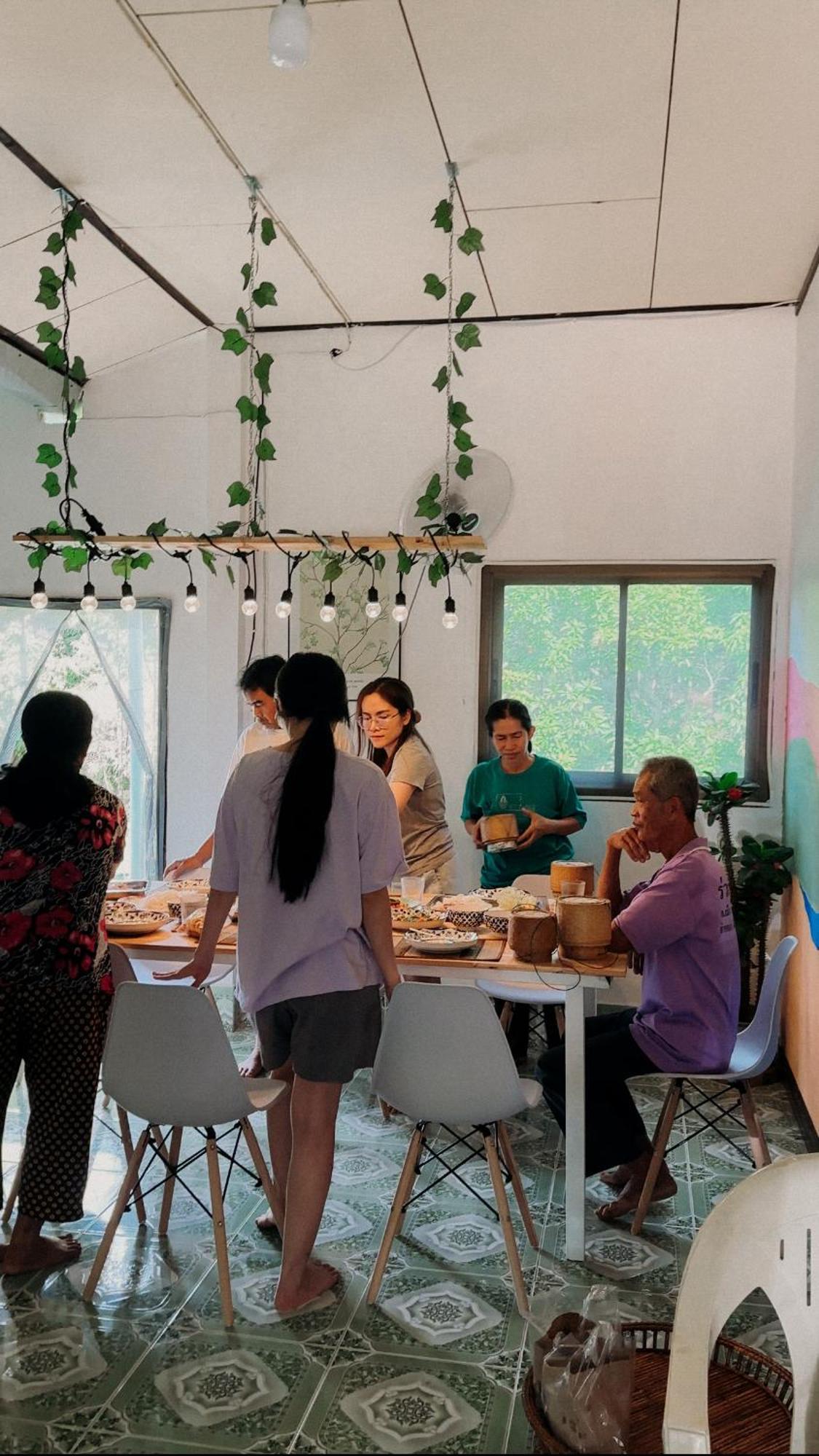 Positive Energy Homestay And Guide In Chiangkhan Chiang Khan Exterior photo