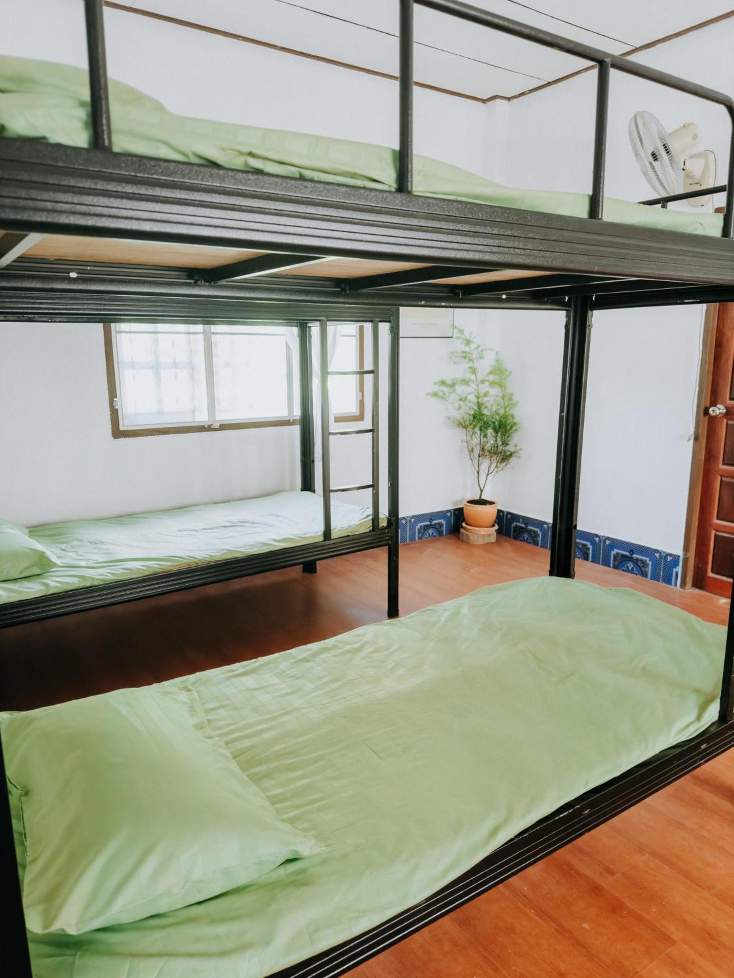 Positive Energy Homestay And Guide In Chiangkhan Chiang Khan Exterior photo