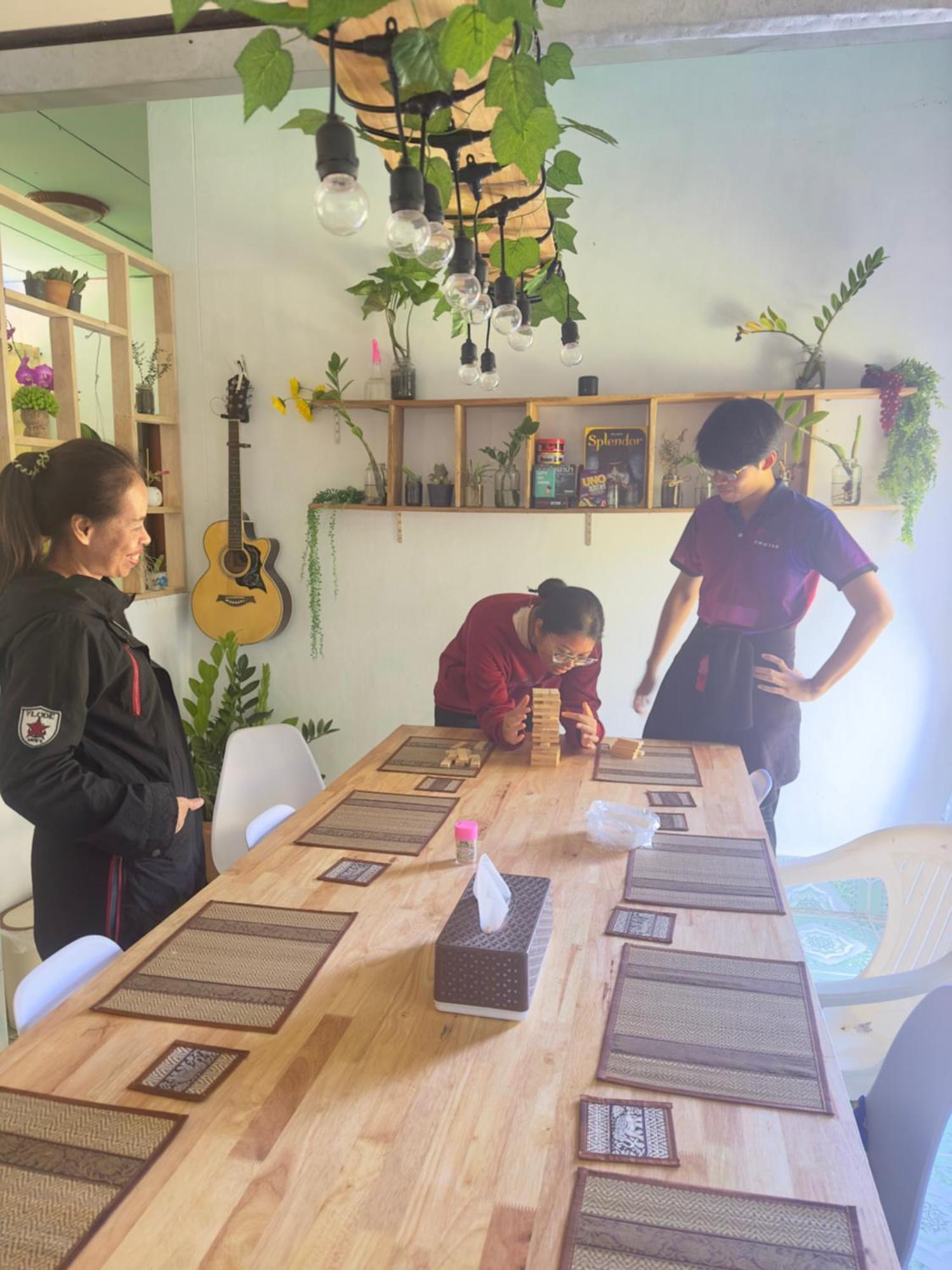 Positive Energy Homestay And Guide In Chiangkhan Chiang Khan Exterior photo